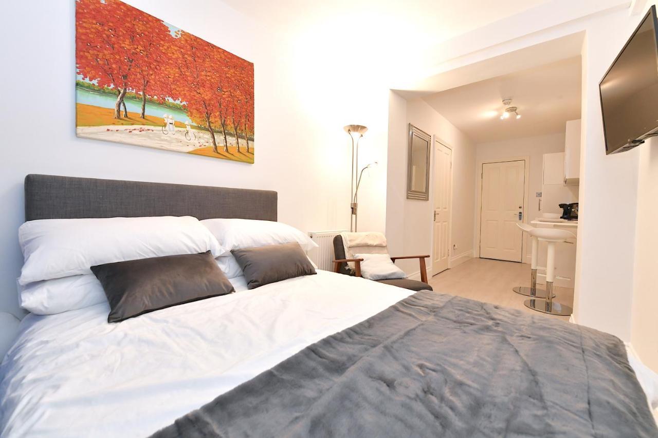 London Studios Very Close To Central Line Underground Shepherds Bush And Westfield Newly Refurbished Extérieur photo