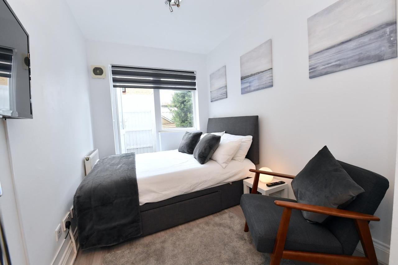 London Studios Very Close To Central Line Underground Shepherds Bush And Westfield Newly Refurbished Extérieur photo