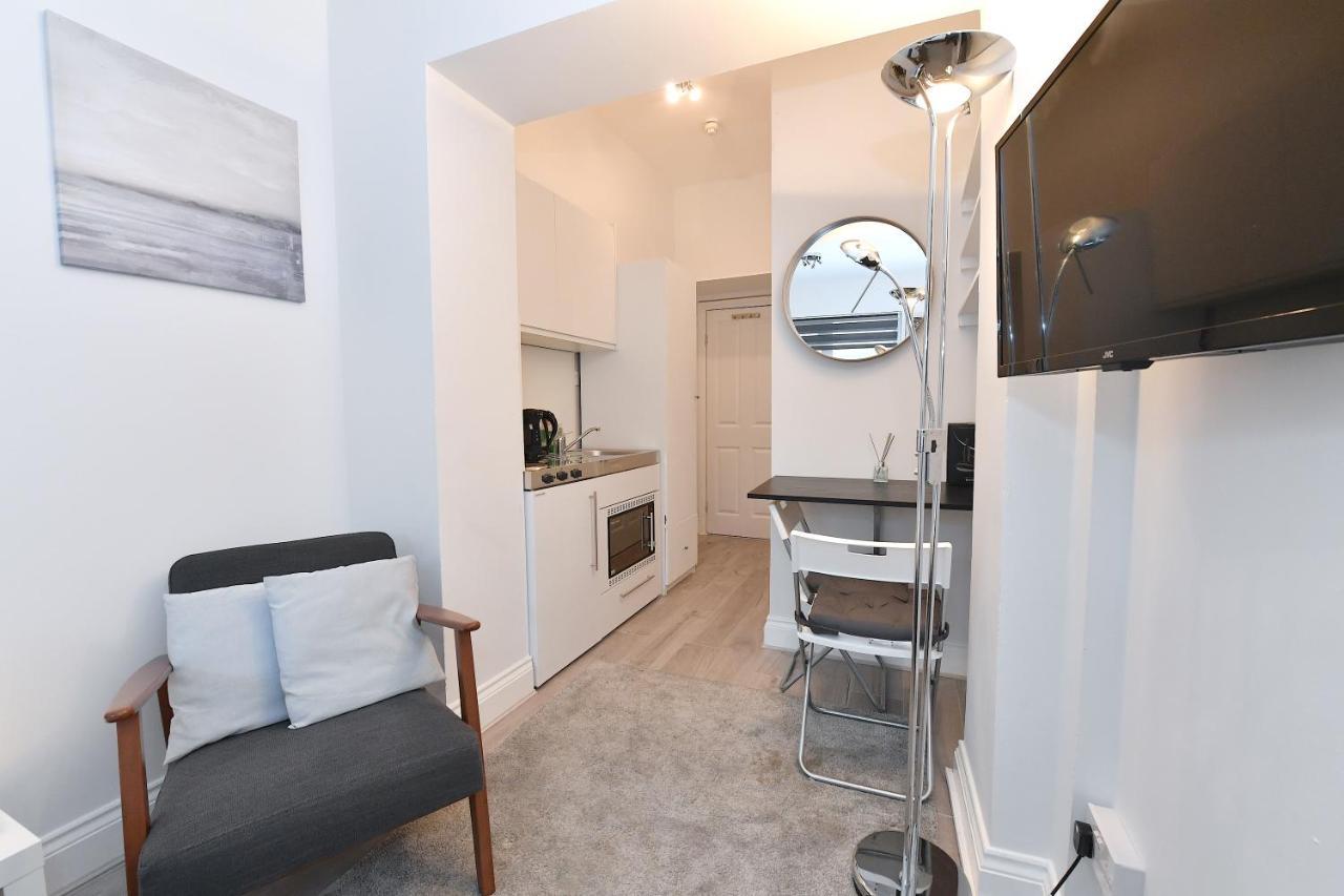 London Studios Very Close To Central Line Underground Shepherds Bush And Westfield Newly Refurbished Extérieur photo