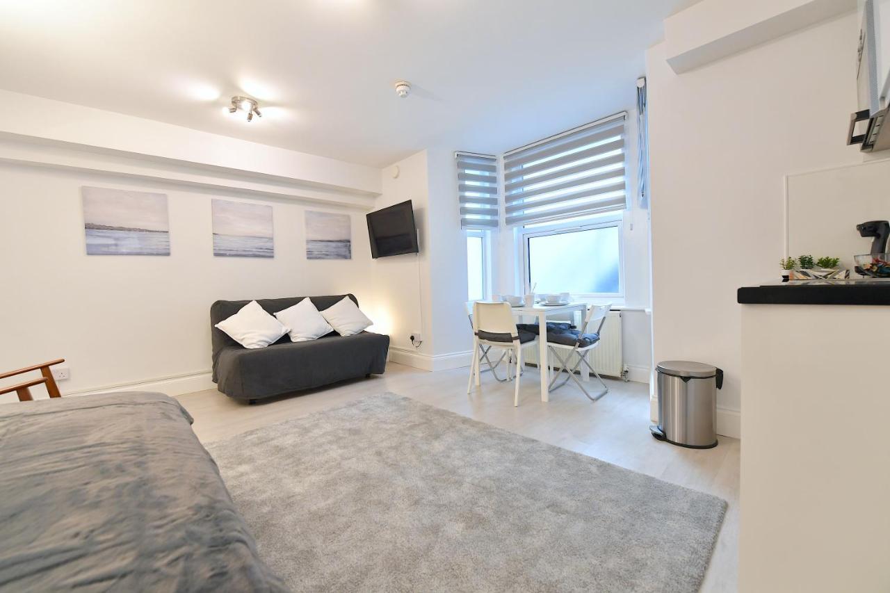 London Studios Very Close To Central Line Underground Shepherds Bush And Westfield Newly Refurbished Extérieur photo