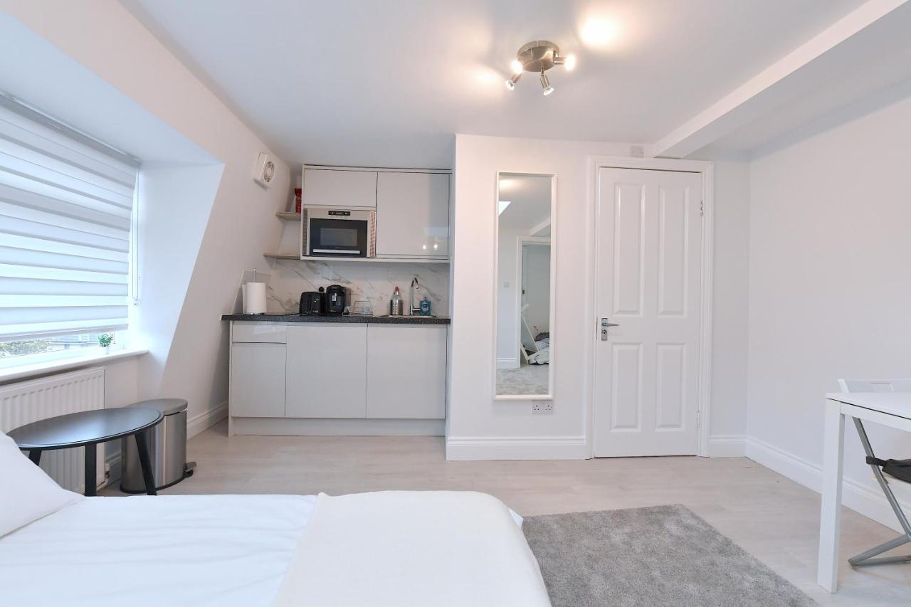 London Studios Very Close To Central Line Underground Shepherds Bush And Westfield Newly Refurbished Extérieur photo